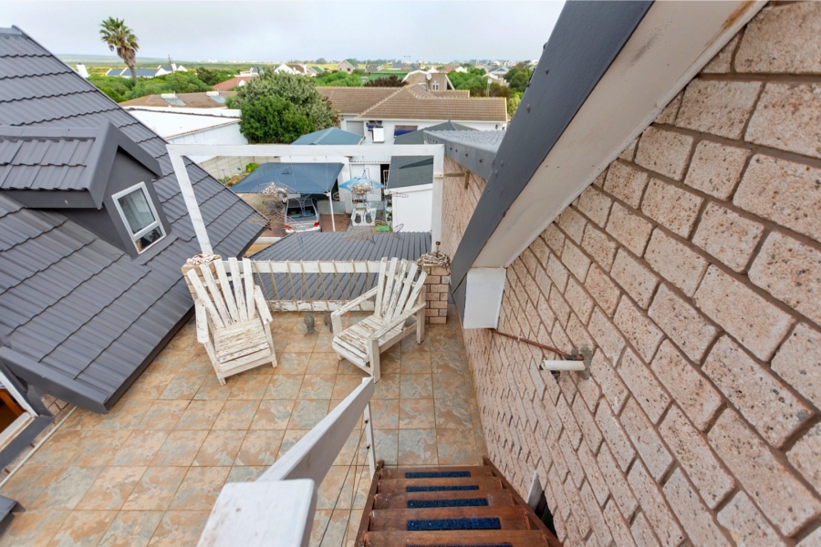 5 Bedroom Property for Sale in Britannia Bay Western Cape